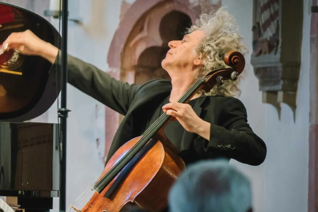 Cellist Steven Isserlis performing during Chamber Music Connects the World in 2018.