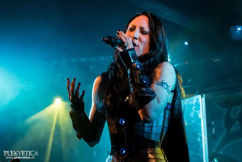 Debora Lavagnolo, vocalist of Swiss symphonic metal band Deep Sun, performing live in 2019.
